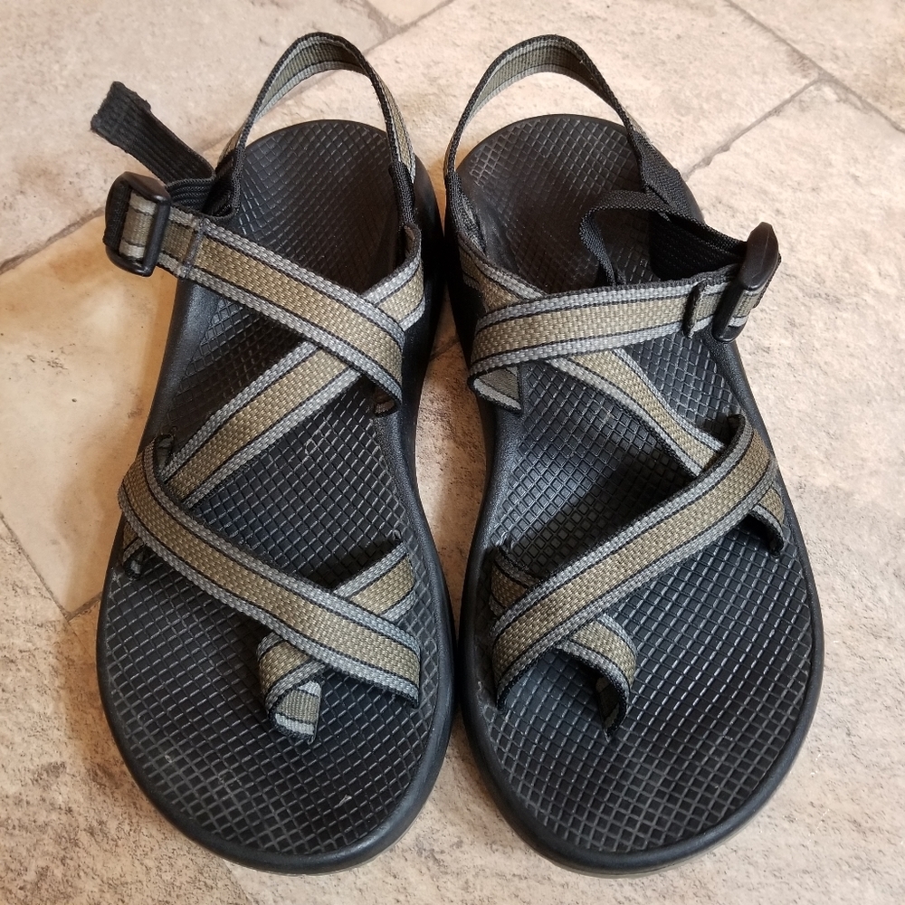 Chaco Brown Gray Toe Loop Sandals 9